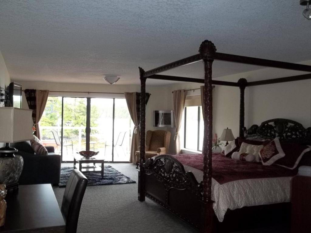 Bayshore Waterfront Inn Ucluelet Oda fotoğraf