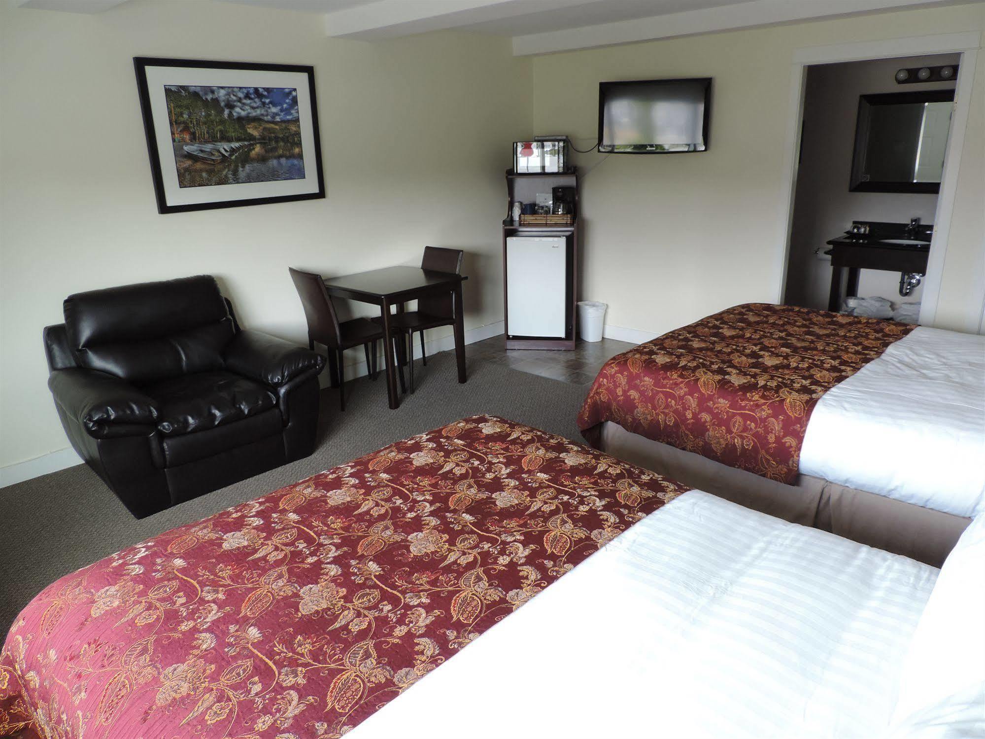Bayshore Waterfront Inn Ucluelet Dış mekan fotoğraf