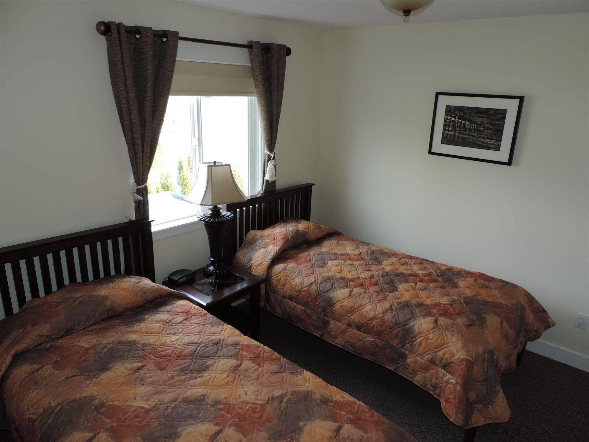 Bayshore Waterfront Inn Ucluelet Dış mekan fotoğraf