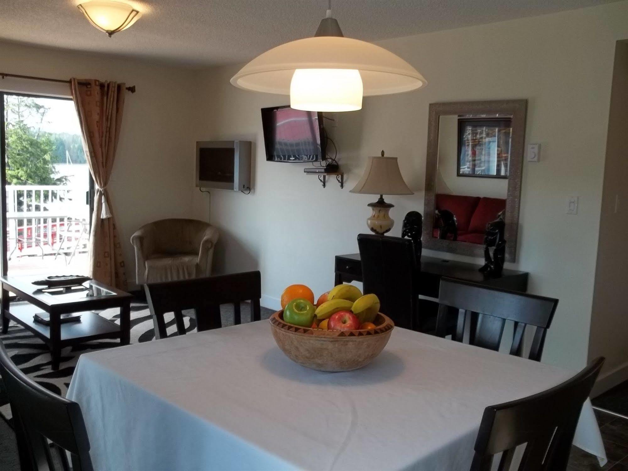 Bayshore Waterfront Inn Ucluelet Dış mekan fotoğraf