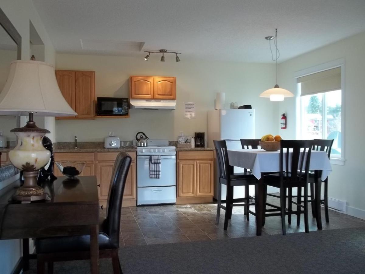 Bayshore Waterfront Inn Ucluelet Dış mekan fotoğraf